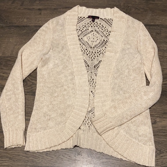 Open Weave Cream Sweater - Picture 4 of 4